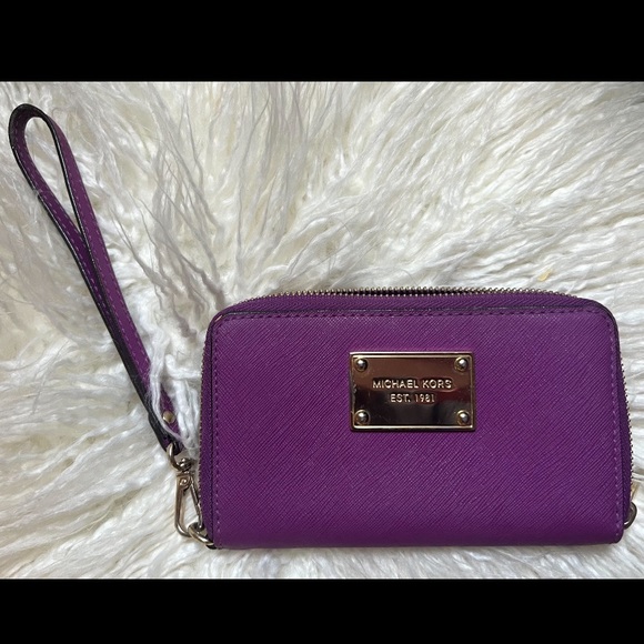 Michael Kors Handbags - Michael Kors Wallet